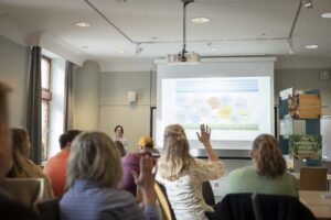 Diskussion i konferensrum